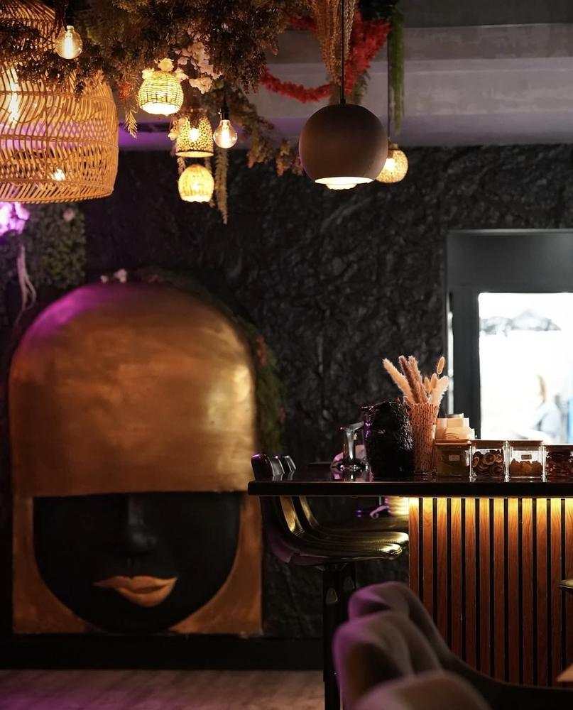 KAIF bar